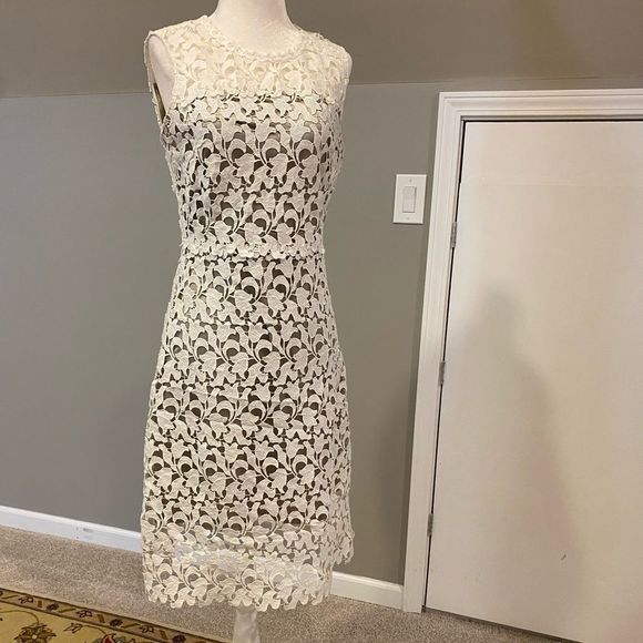 Elie Tahari Dresses & Skirts - Dress 